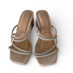 Heeled sandals with bling